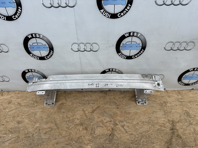 Балка бампера переднього 4M0807109C VAG