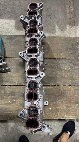 Колектор впускний 11618515685 BMW