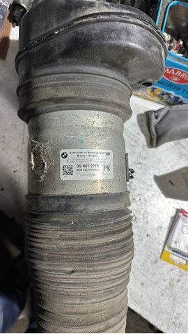 Стійка передня права 37106877560 BMW