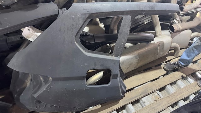 Крило праве заднє 41007267470 BMW