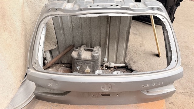 Задні двері багажника 41007931947 BMW