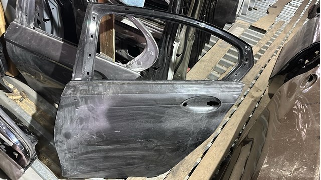Двері задні, ліві 41517482277 BMW
