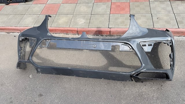 Бампер на авто 51118081546 BMW
