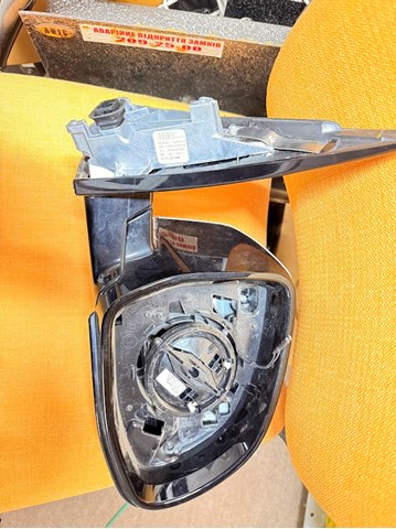 Праве дзеркало заднього виду 51168491658 BMW