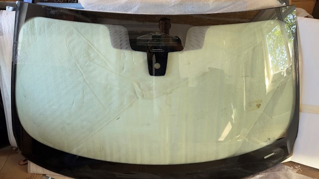 Скло лобове 51317440771 BMW