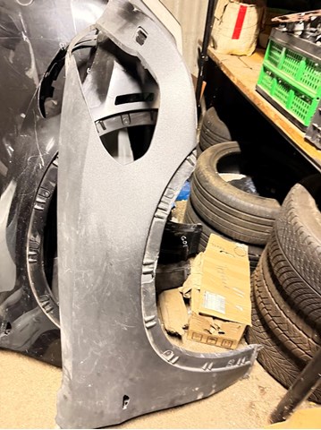 Переднє праве крило 51657222996 BMW