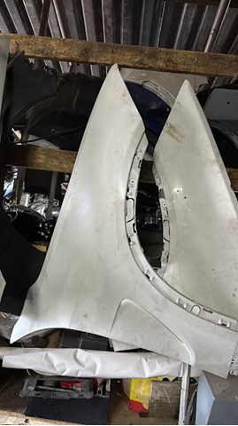Переднє праве крило 51657373542 BMW