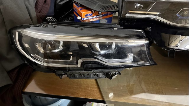 Фара правая 63118496156 BMW