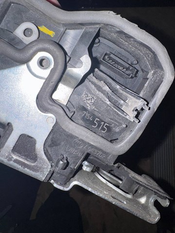 Замок задньої двері, лівої 51227154515 BMW