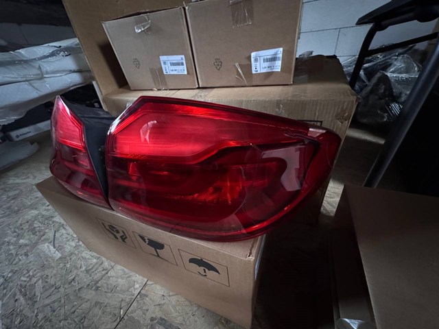Фара задня права зовнішня 63217376464 BMW