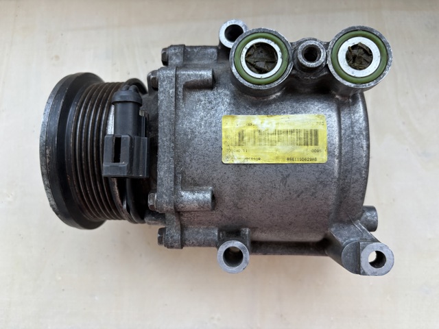 Насос кондиціонера 8S6119D629AB FORD