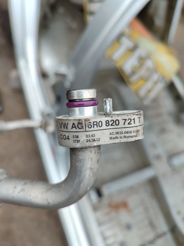 Шланг кондиціонера, від компресора до радіатора 6R0820721T VAG