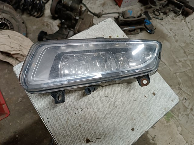 Протитуманка права 6R0941062B VAG