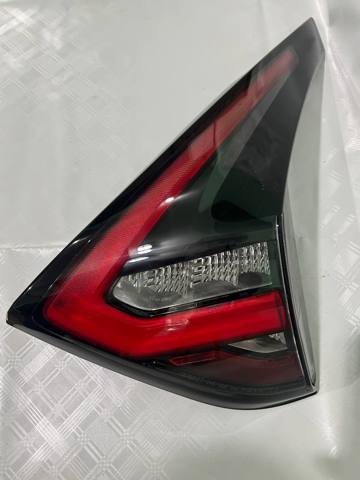 Ліхтар задній внутрішній правий 265509UF0C NISSAN