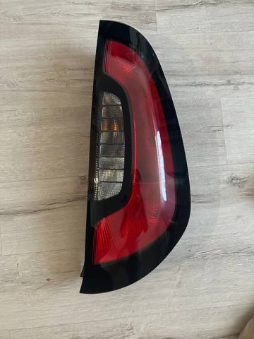 Задній правий стоп 92402B2010 HYUNDAI