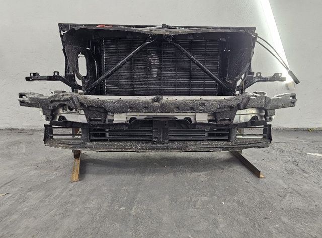 Повітропровід / дефлектор радіатора, верхній 51747421675 BMW