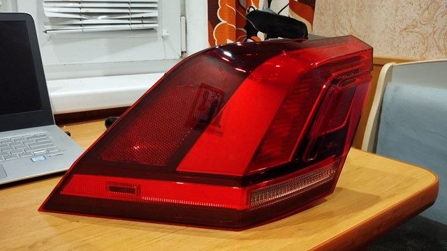 Стоп задній 5NN945095A VAG