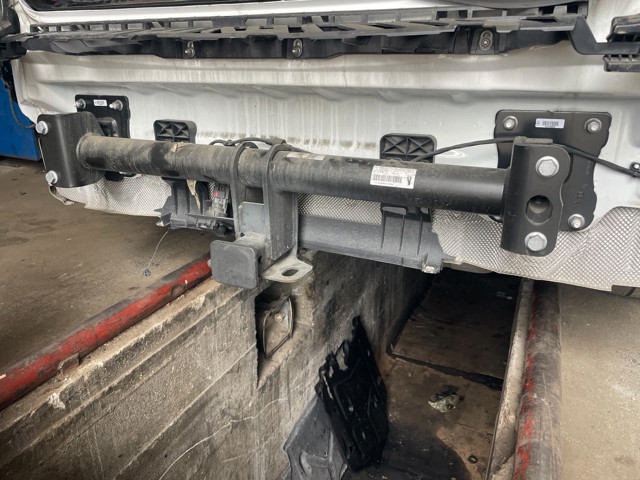 Траверс фаркопа A1673102500 MERCEDES