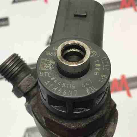 Форсунка дизельна в зборі, розпилювач + тримач 03L130277 VAG