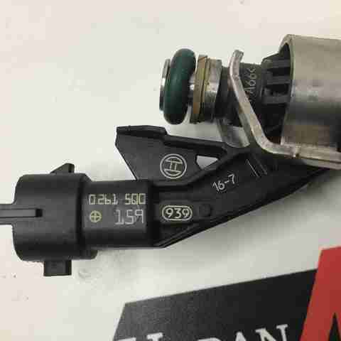Форсунка паливна 8W939F593BA LAND ROVER