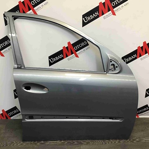 Пасажирські передні двері A1647201005 MERCEDES