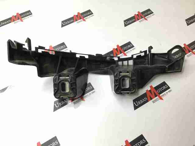 Кронштейн бампера заднього, правий A2058850465 MERCEDES