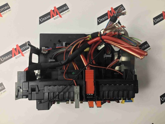 Коробка запобіжників A2215403550 MERCEDES