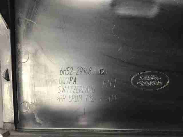 Накладка стійки кузова зовнішня, центральна права LR001649 LAND ROVER