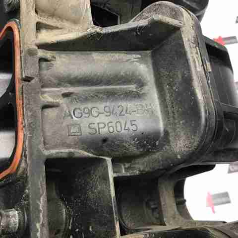 Колектор впускний LR025405 LAND ROVER