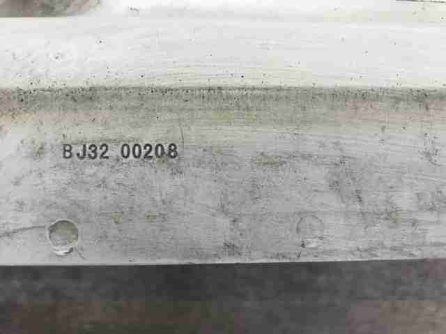 Рамка радіатора верхня LR049326 LAND ROVER