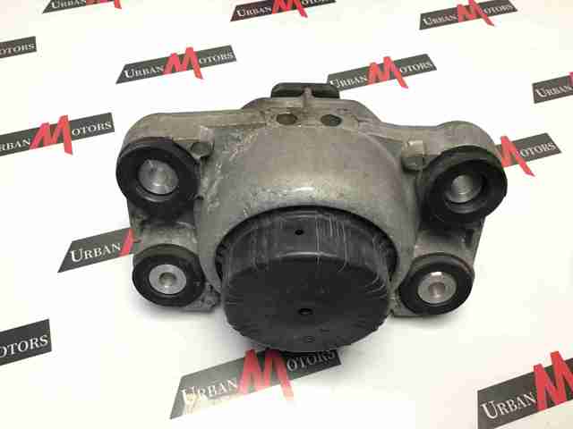 Права опора двигуна LR057814 LAND ROVER