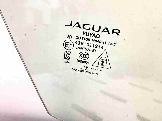 Скло пасажирських дверей T4K1048 JAGUAR