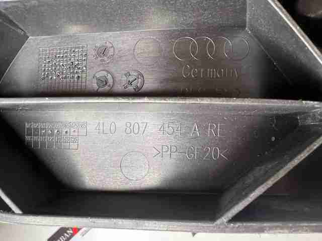 Направляюча заднього бампера, права 4L0807454A VAG