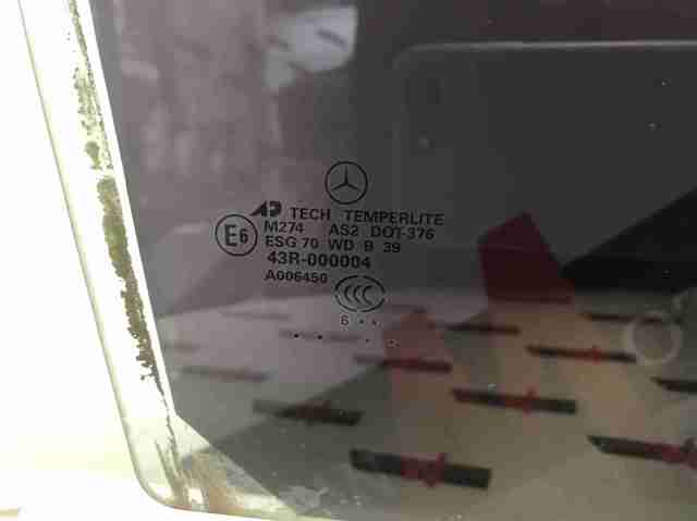 Скло задньої двері правої A1647351210 MERCEDES