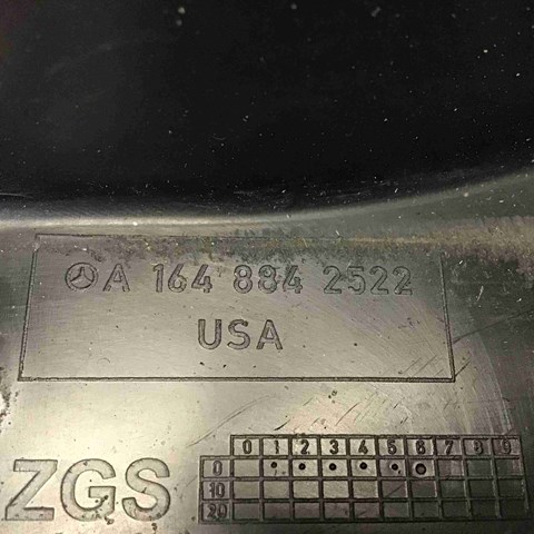 Підкрилок переднього крила, лівий задній A1648842522 MERCEDES