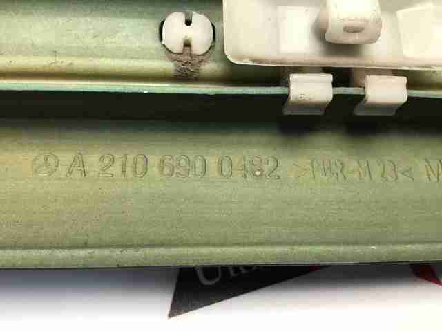 Накладка передньої правої двері A2106900482 MERCEDES