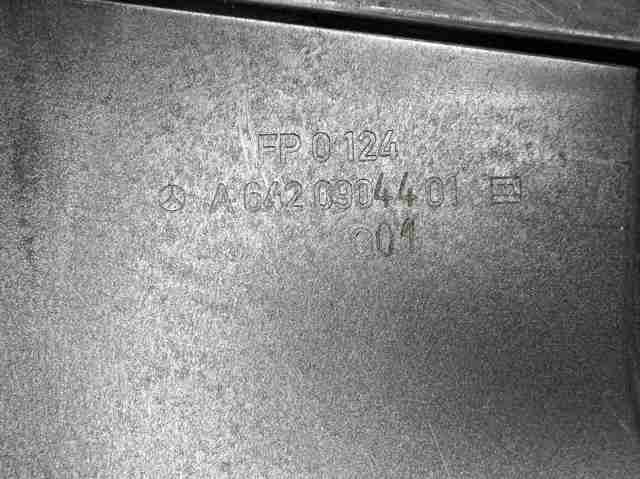 Корпус повітряного фільтра, правий A6420904401 MERCEDES