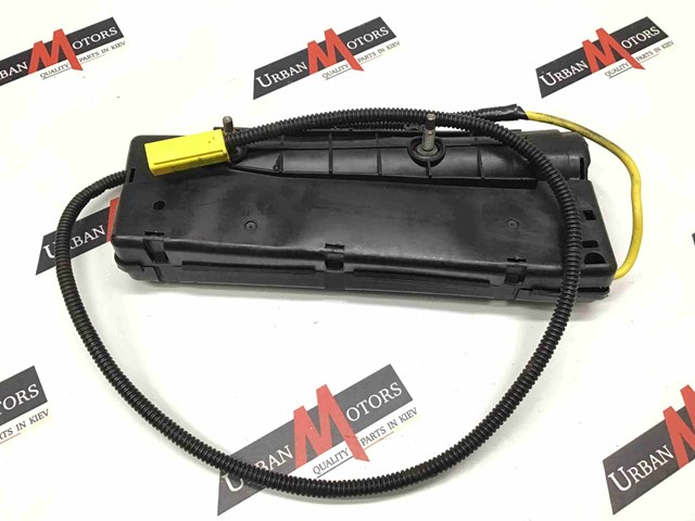 Подушка переднього сидіння AH22611D32AA LAND ROVER
