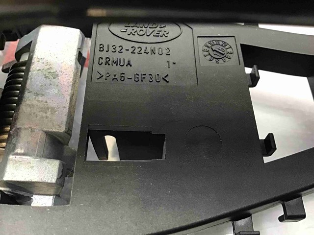 Тримач зовнішньої ручки дверей, передньої правої C2Z31750 JAGUAR