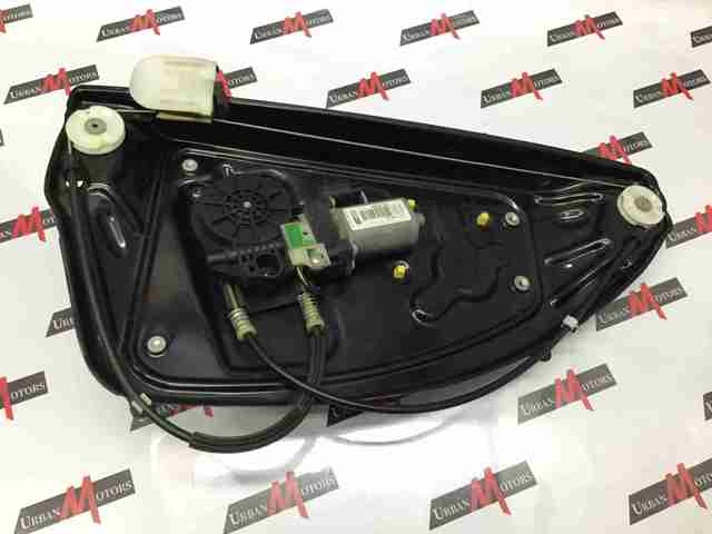 Склопідйомник задніх правих дверей LR002211 LAND ROVER