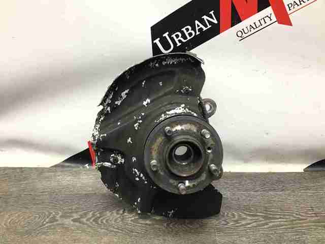 Цапфа поворотна ліва LR010678 LAND ROVER