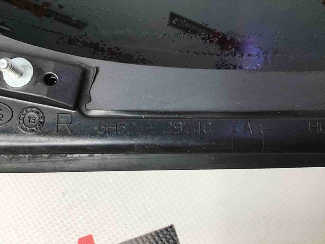 Скло-кватирка двері, задньої, правої LR012228 LAND ROVER