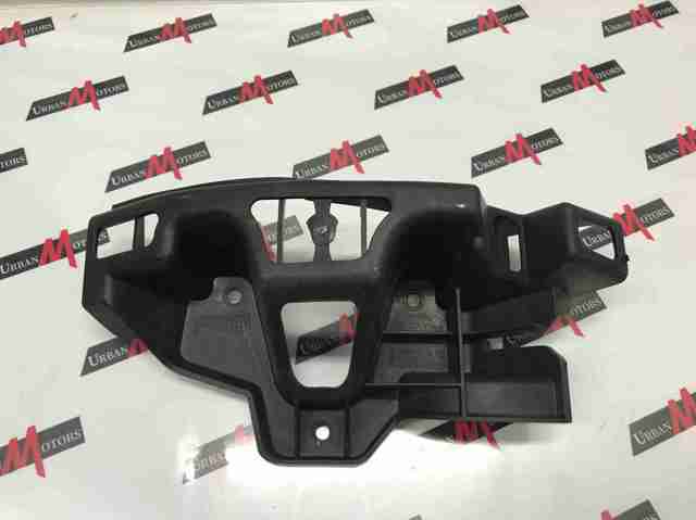 Кріплення бамера ліве LR013860 LAND ROVER