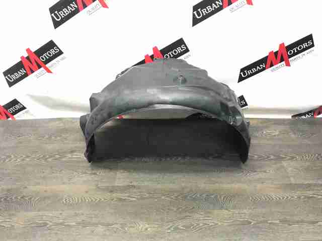 Підкрилок передній правий LR015038 LAND ROVER