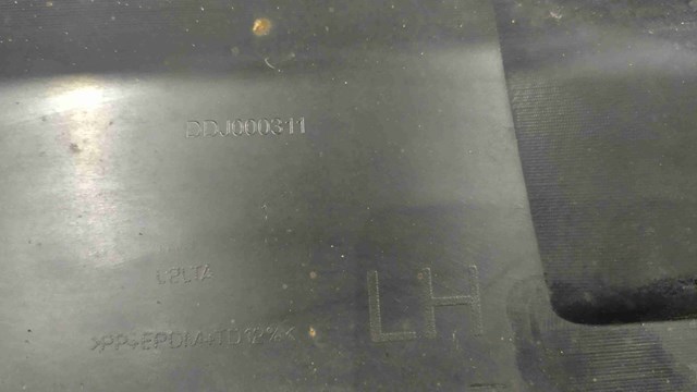 Накладка зовнішня (молдинг) порога, лівий LR018176 LAND ROVER
