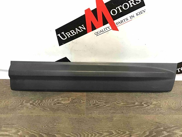 Молдинг передніх правих дверей, нижній LR020998 LAND ROVER