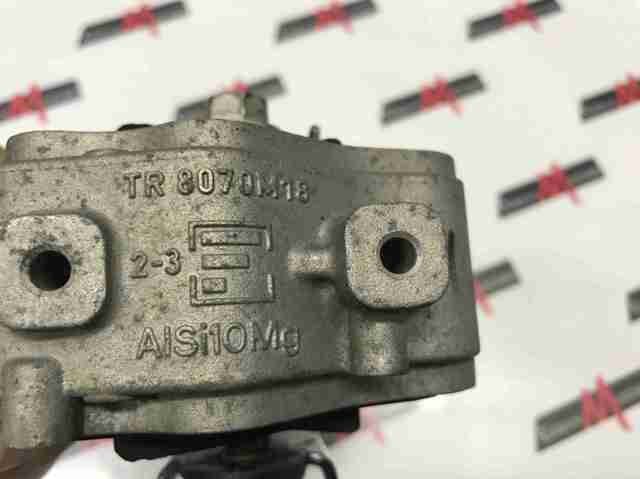 Подушка (опора) двигуна, нижня LR032311 LAND ROVER