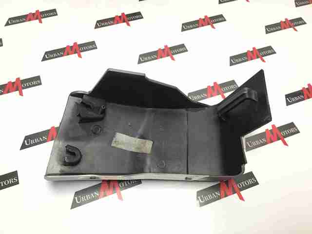 Молдинг переднього правого крила LR032375 LAND ROVER