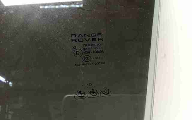 Скло передніх дверей, лівих LR034296 LAND ROVER