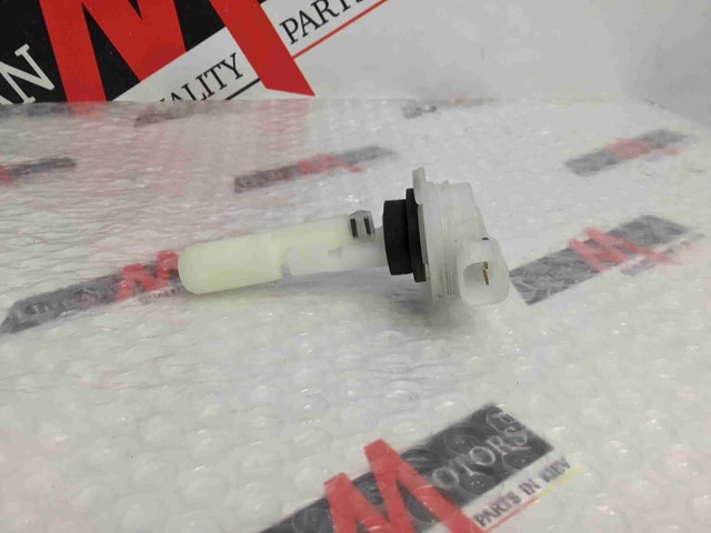 Датчик рівня бачка склоомивача LR037568 LAND ROVER